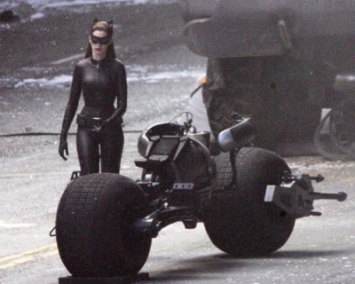 the-dark-knight-rises-set-photos-anne-hathaway-as-selina-kyle-catwoman-in-full-costume-on-bat-bike-2.jpg
